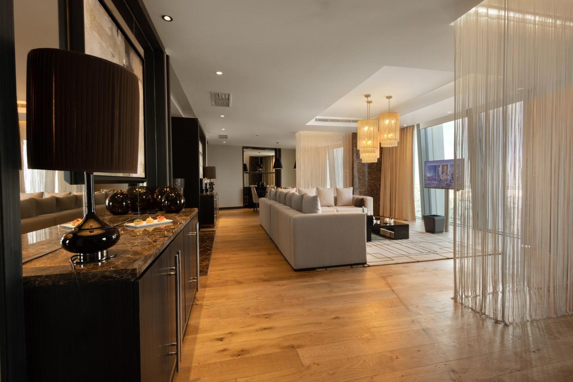 ホテル アンマン ロタナ エクステリア 写真 The interior of a suite at the Mandarin Oriental, Munich