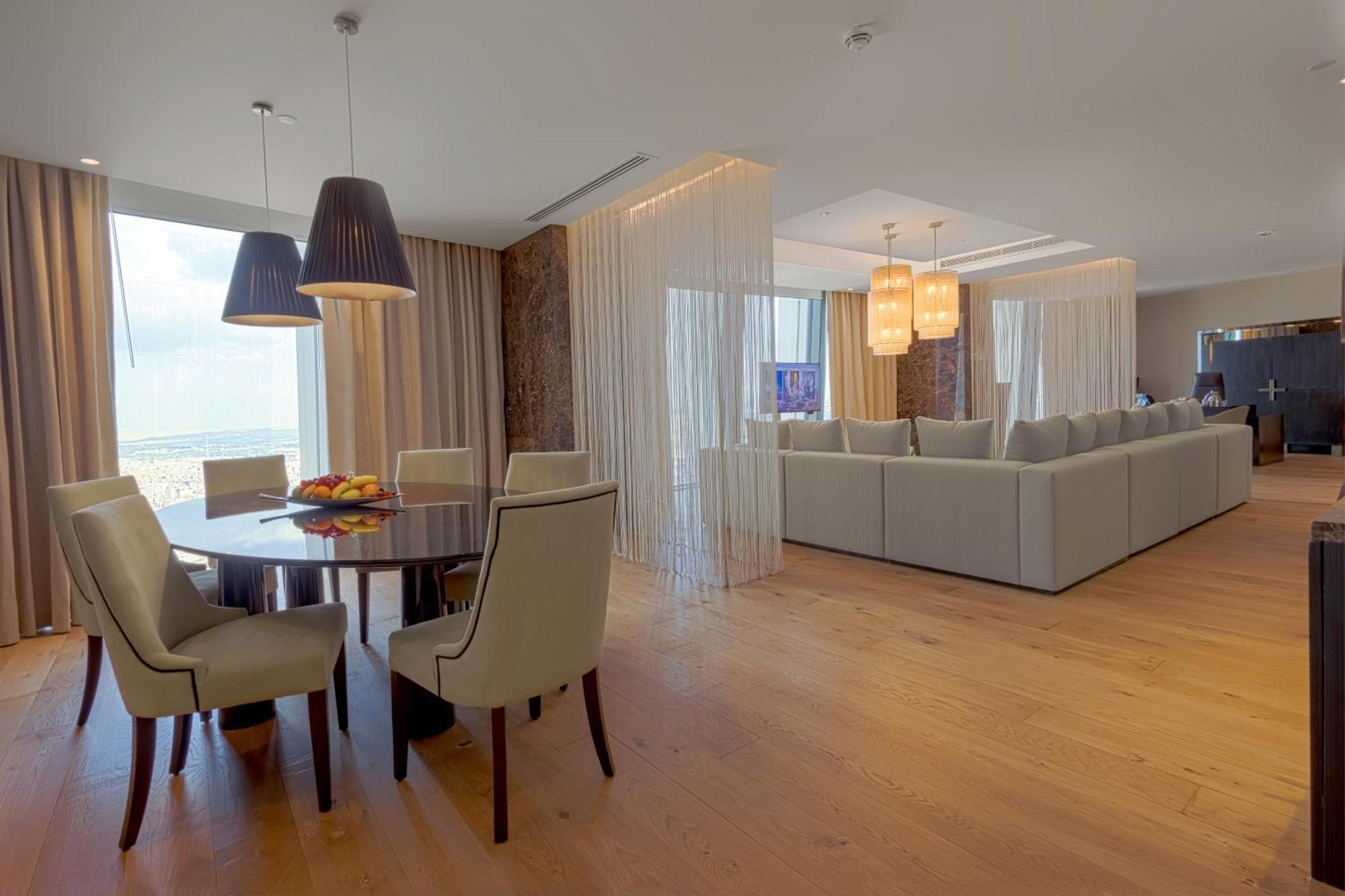 ホテル アンマン ロタナ エクステリア 写真 A suite at the Ritz-Carlton, DIFC
